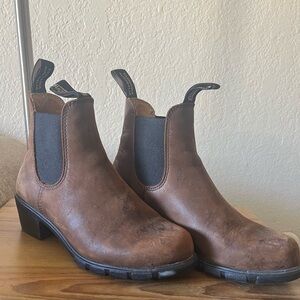 Blundstone #1677 Women’s Series Heeled Boots in Rustic Brown